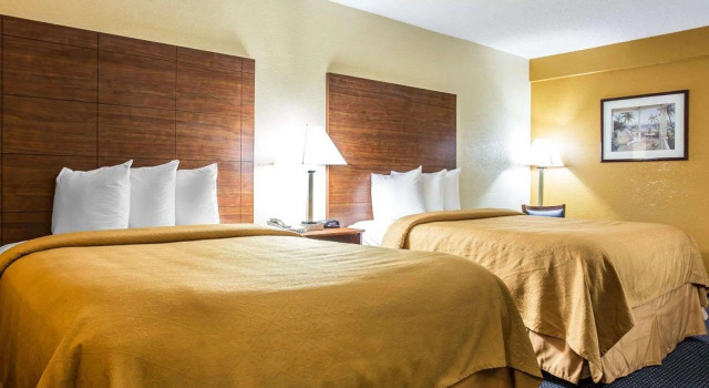 Четырёхместный номер Standard Quality Inn Mullins - Marion