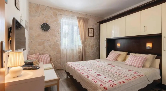 Apartments Jelavić, Забронировать Апартаменты/квартира Остров Углян , рядом с Пляж Сутомишчица