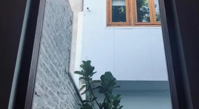 Divino monoambiente sustentable frente al parque, Забронировать Отель Буэнос-Айрес провинция Буэнос-Айрес, рядом с Железнодорожный вокзал Сааведра