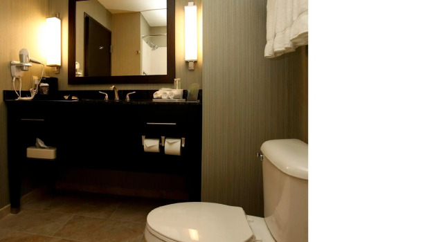 Четырёхместный номер Standard Holiday Inn Express & Suites Marion Northeast by IHG