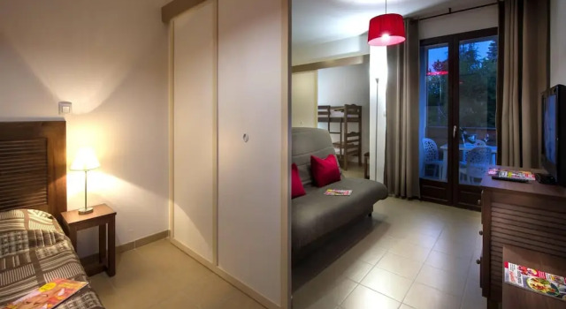 Noir Holiday Apartment for 4