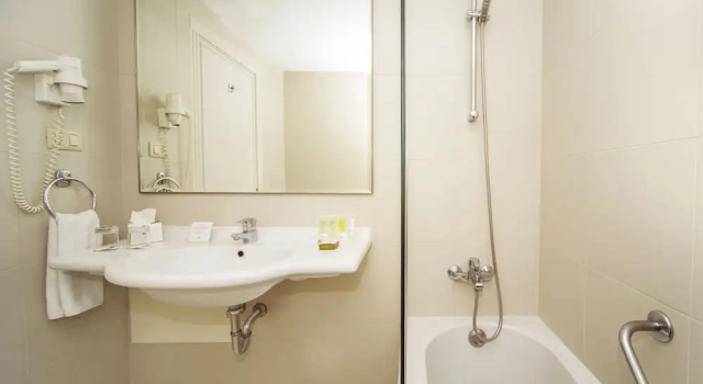 Номер Superior с балконом AlQasr Metropole Hotel