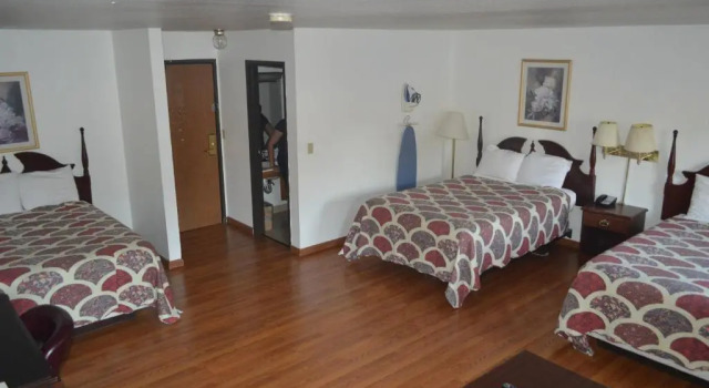 Люкс American Elite Inn