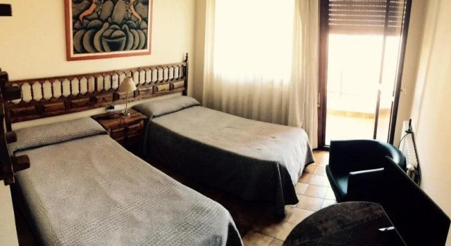 Hostal Mimosa, Забронировать Отель Отели Сантандера 4 звезды, рядом с Площадь Мехико, 4*