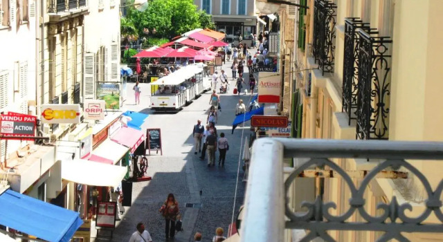 Апартаменты Balcony in Heart of Old Antibes, AC, View