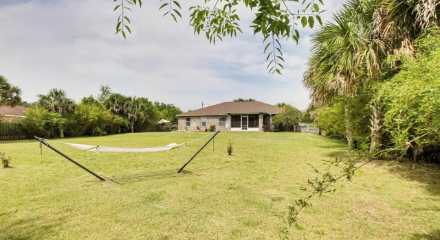 Stylish Navarre House w/ Patio: 4 Mi to Beach!, Брондау Қонақ үй Navarre Panhandle Florida