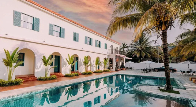 Wanning 911 Surf Club, Boek Hotel Wanning Hainan