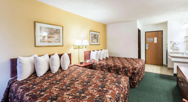 Standard- firedobbelt værelse Rodeway Inn Grand Island