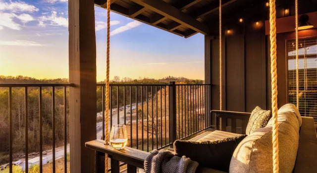Кровать в общем номере Smith Creek Reserve Luxury Cabins