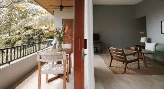 Трёхместный люкс с видом на море Sanglung Villas & Suites