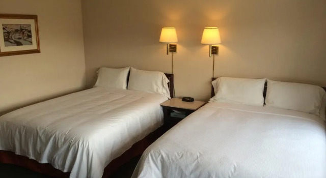 Hudson Inn Auberge, Boek Hostel Hotels in Hudson met parkeren, Parkeren