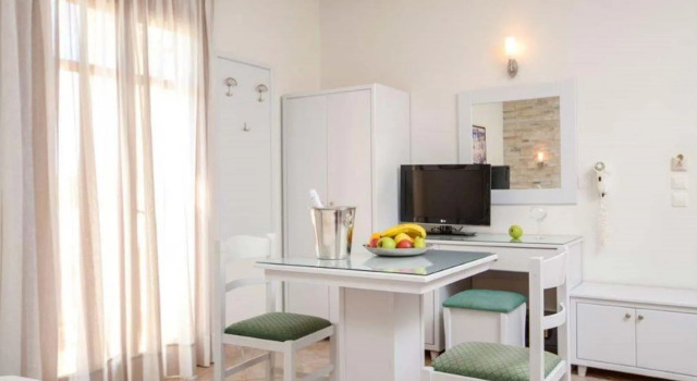 Plaka Hotel I