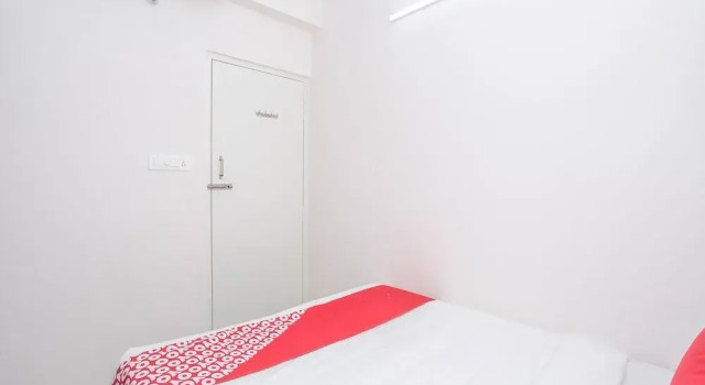 Ambrosia by oYO Rooms, Забронировать Отель Отели штата Карнатаки с парковкой, Парковка