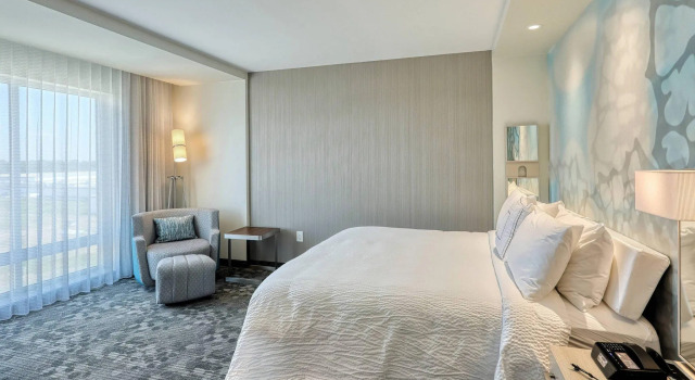 Двухместный люкс с 2 комнатами Courtyard by Marriott North Brunswick