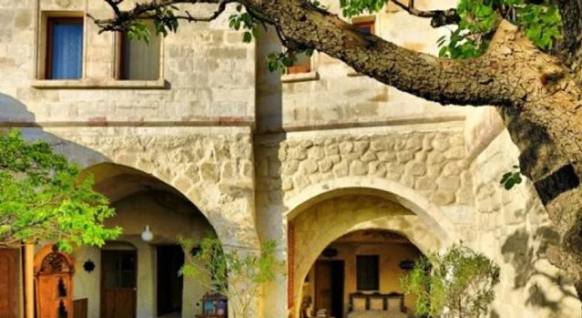 Elysee Cave House