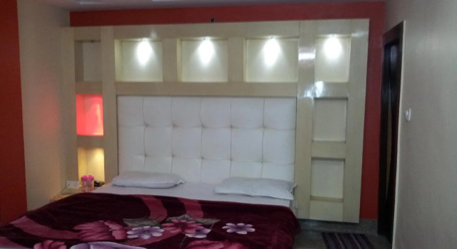 Hotel Krishna Inn, Rezervovat Hotel Hotely v Kankhal s parkováním, Parkování