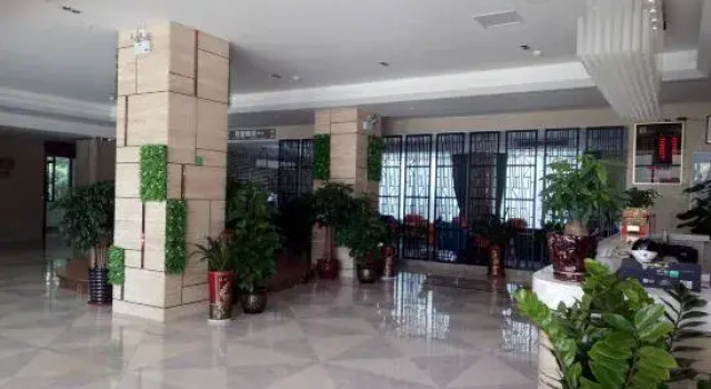 Pingguo Wanguan Huazhong Hotel