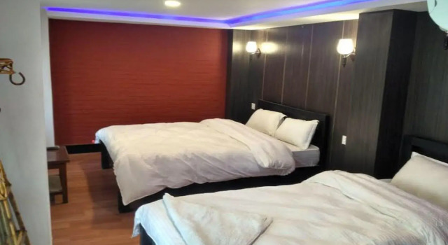Hotel holiday inn, Забронировать Отель Отели Катманду 3 звезды, рядом с Garden of Dreams, 3*