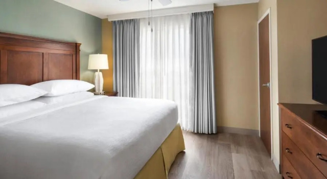 Двухместный люкс с 2 комнатами Embassy Suites by Hilton Destin Miramar Beach