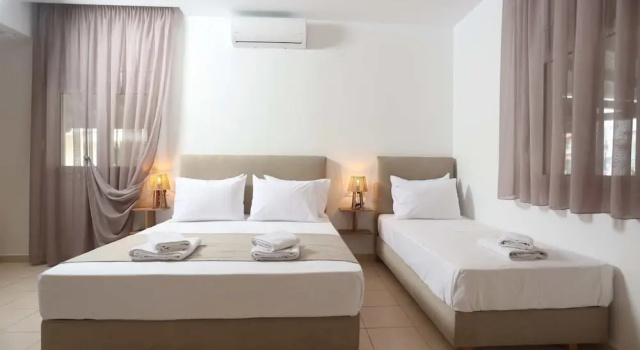Семейная студия с балконом Gregory Luxury Apartments