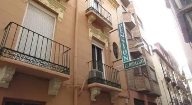 Hostal El Hidalgo, Забронировать Отель Гранада Granada Province, рядом с Музей народных традиций и искусств Los Tiros de Granada