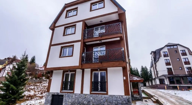 Апартаменты Apartmani “LAZAR” i “LENA”
