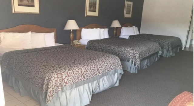 Шестиместный номер Standard Hebbronville Executive Inn