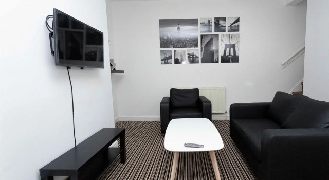 Kirkstall House, Забронировать Отель Отели Лидса 3 звезды, рядом с Промышленный музей Лидса и мельницы в Армли, 3*