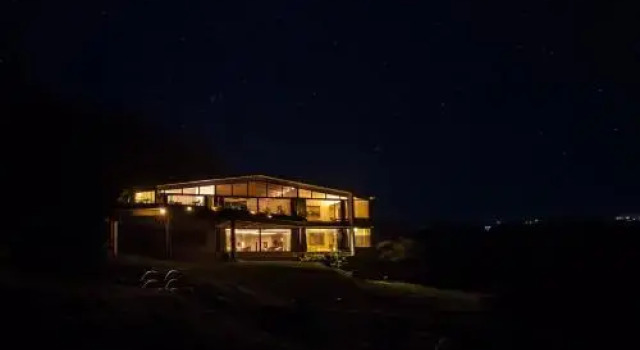 The Glass House by Vista Rooms