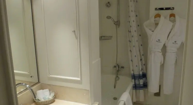 Номер Comfort Hôtel Victoria