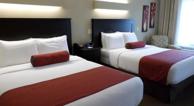 Четырёхместный номер Standard Berlin Grande Hotel