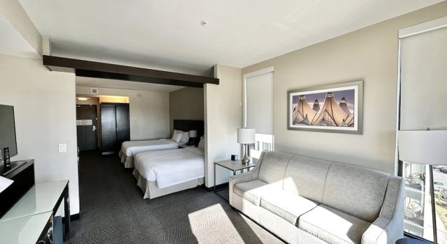 Люкс с балконом Fairfield Inn & Suites by Marriott Denver Downtown