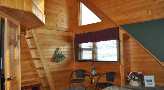 Четырёхместный номер Standard Rocky Ridge Country Lodge
