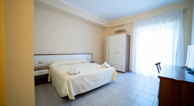 Camera Standard Hotel Parnaso