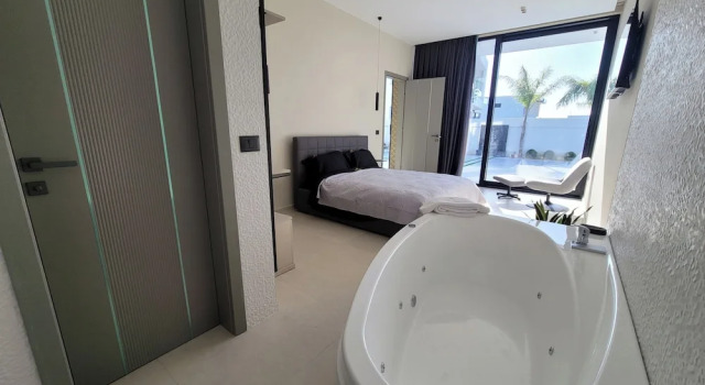 Вилла Luxury La Mirage Group Villas