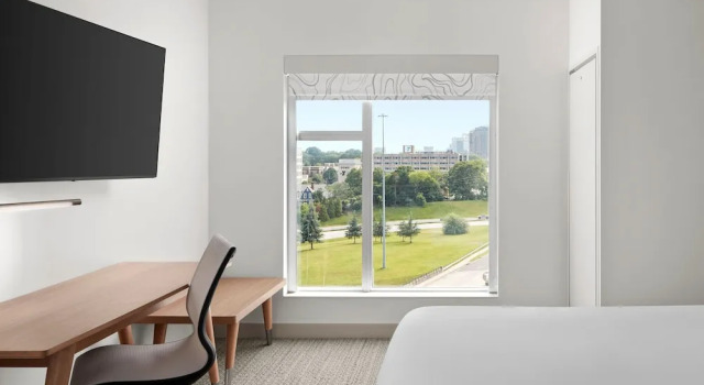 Номер Standard Element Charlotte Uptown