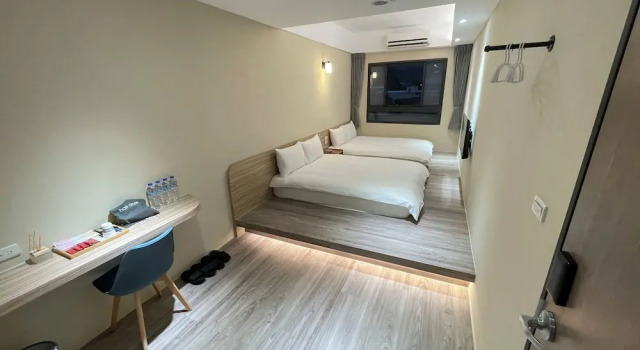Четырёхместный номер Standard Shuntai Inn