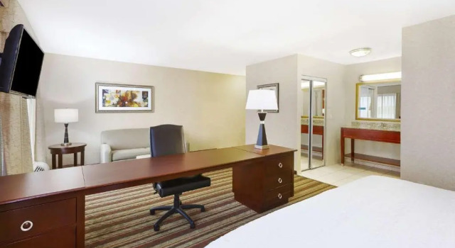 Студия Hampton Inn Detroit/Southgate