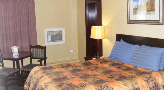 Camera Standard Acorn Motel