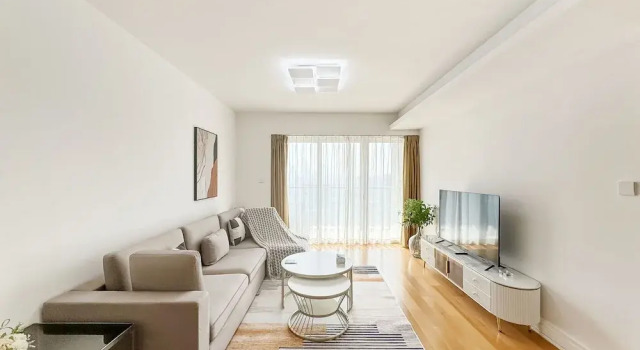 Семейный люкс с 2 комнатами с балконом и с видом на город Shanghai Tyms residence near Xujiahui Metro