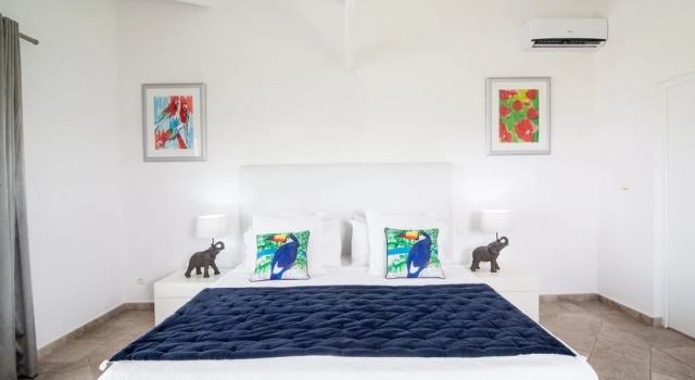 Exclusive Terres Basses Location, Full AC, Salt Water Pool, Wifi, Short Drive to the Beach!