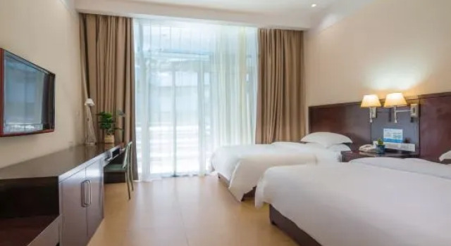 Двухместный люкс Beihai Silver Beach 1 International Conference Centre Hotel
