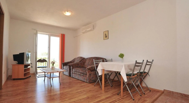 Beautiful Home in Lokva Rogoznica With Wifi and 2 Bedrooms