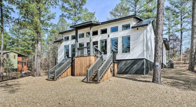 Коттедж Broken Bow Cabin: Luxe Outdoor Area & Hot Tub