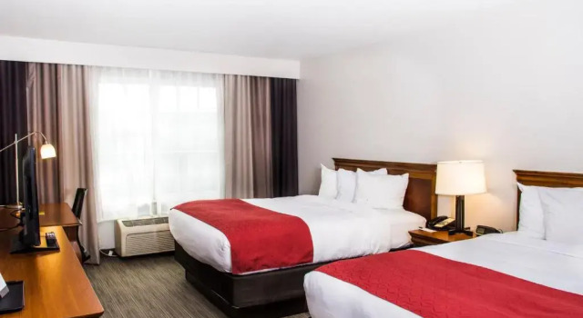 Четырёхместный номер Standard Country Inn & Suites by Radisson, Winchester, VA