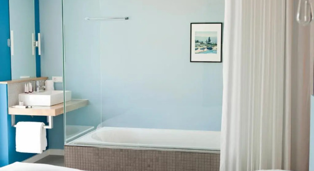 Номер Deluxe с балконом Vesper Hotel