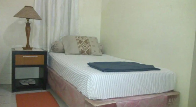 Rumah Kos Tebet Barat House, Book Hotel Tebet Jakarta, near Digantara Monument