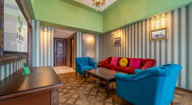 Семейный люкс Friendship Hotel, Manzhouli