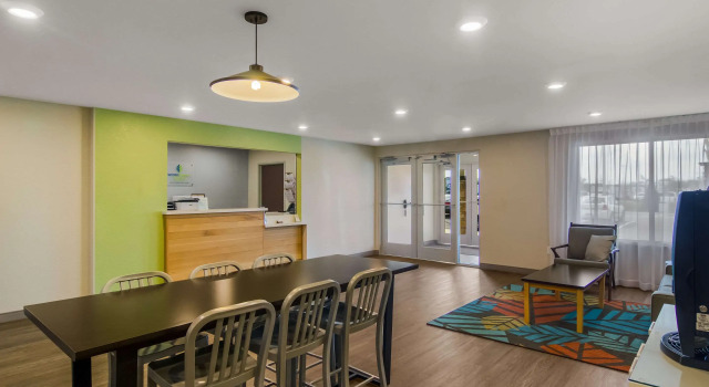 WoodSpring Suites Jacksonville Orange Park, 预订 酒店 橘园 佛罗里达州