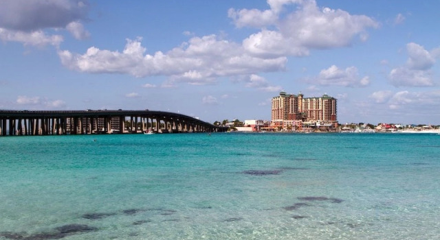 St. Martin Beachwalk Villas, Забронировать Отель Дестин Emerald Coast, рядом с Аквапарк Биг-Каунас